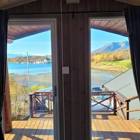 Hytte Pa Sor Senja Med Nydelig Utsikt Og Jacuzzi Dragoy Exterior photo
