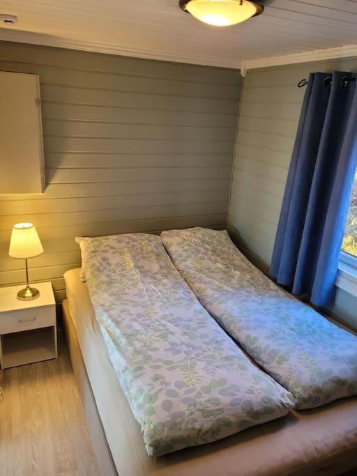 Pa Sor Senja Med Nydelig Utsikt Og Jacuzzi *