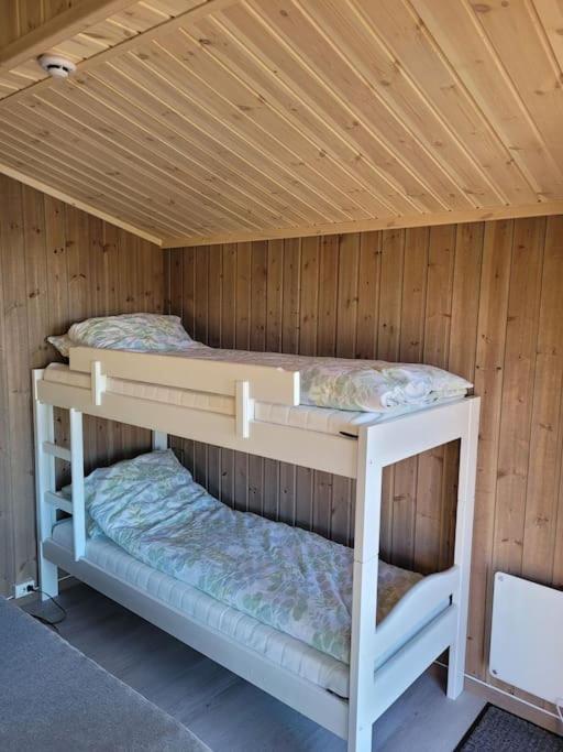Pa Sor Senja Med Nydelig Utsikt Og Jacuzzi *